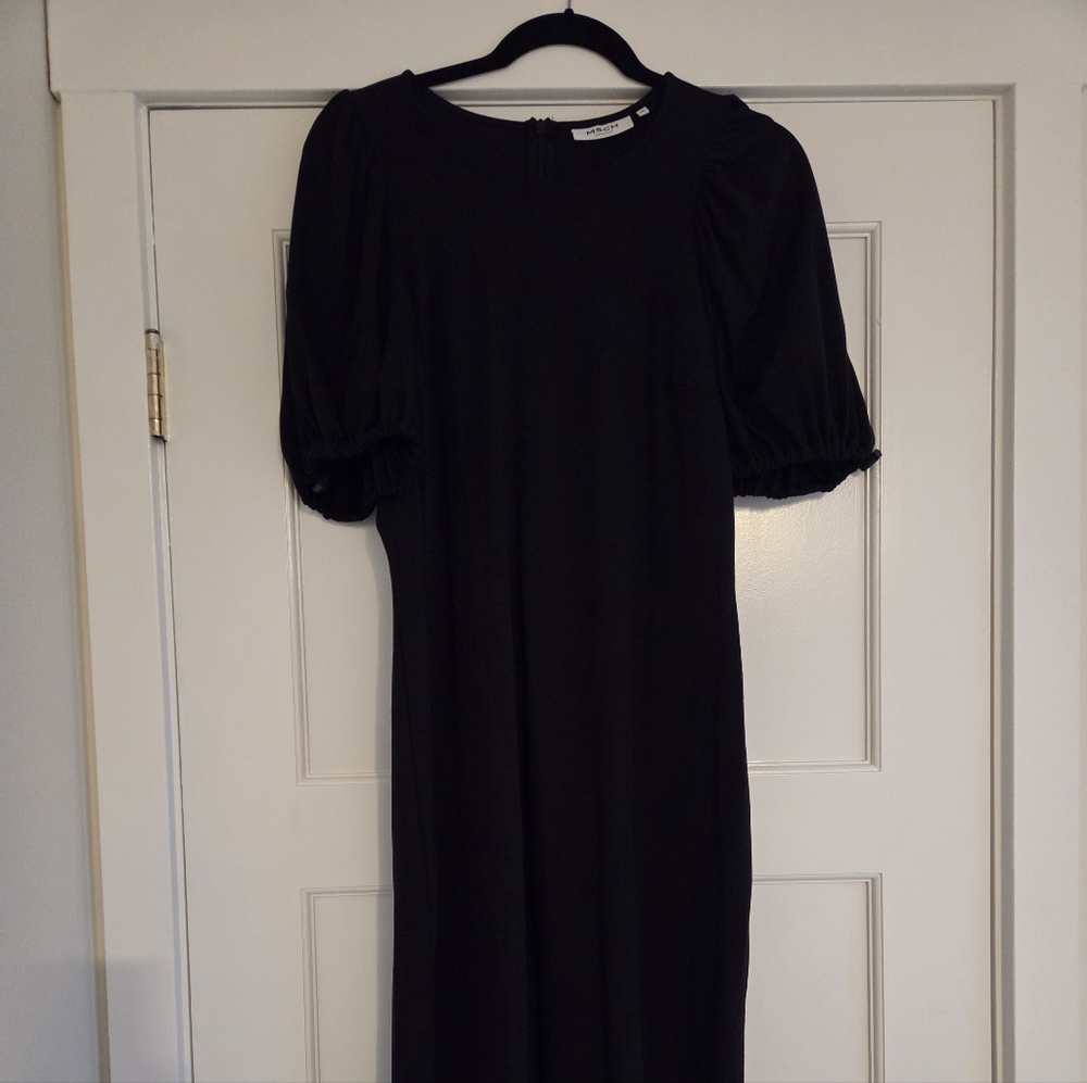 Chic Black Midi Dress